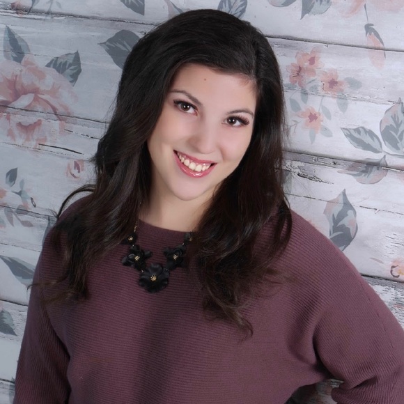 Meet your Posher, Julianna - Picture 1 of 1